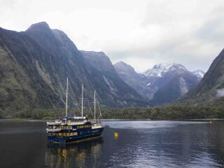 Milford Overnight Cruise - Milford Mariner