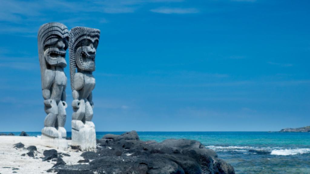 Hawaii Island, Tikis at place of refuge national park