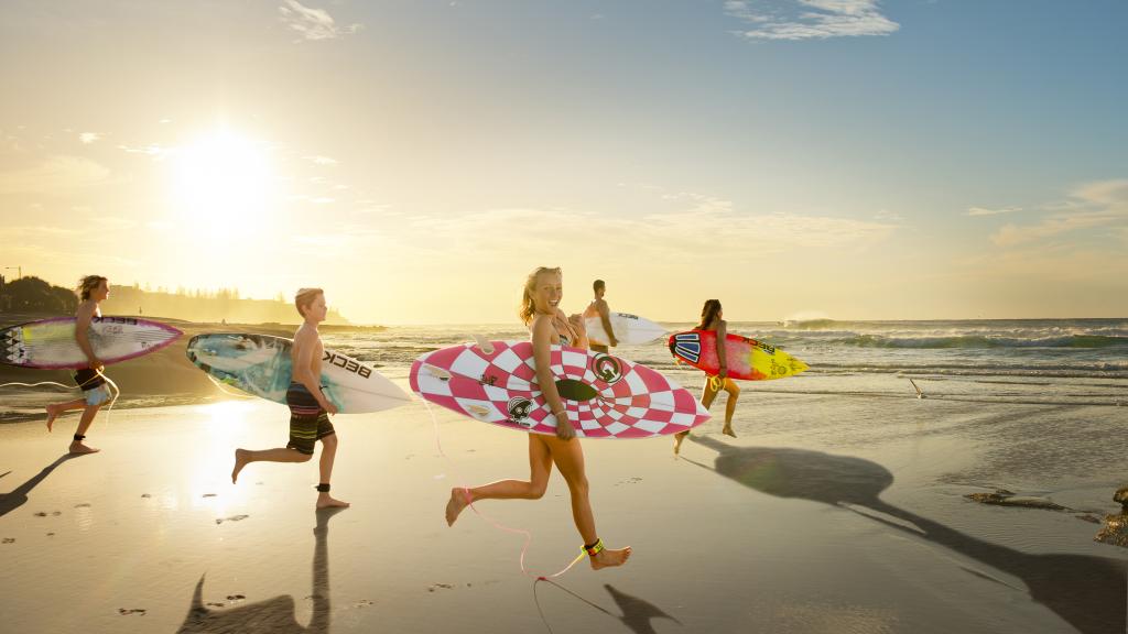 Sunshine Coast - surfing family - Fly Stay Cruise Lead Image[HD]