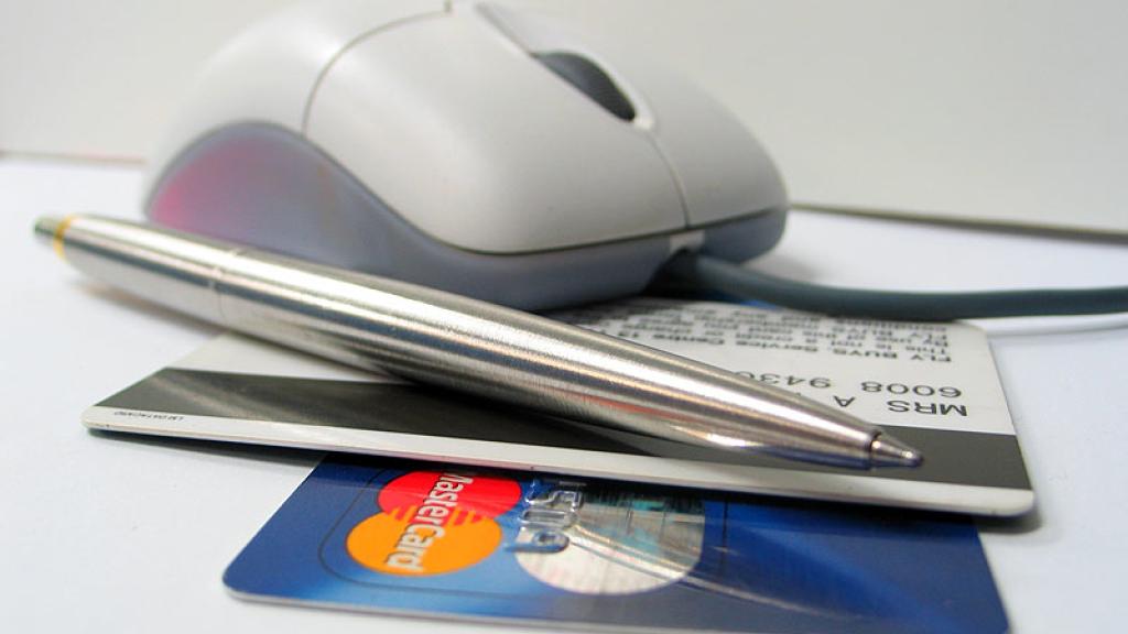 Blog - Credit Card and Mouse