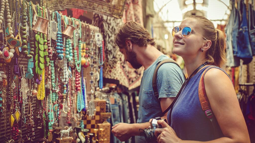 Couple Market Souvenir