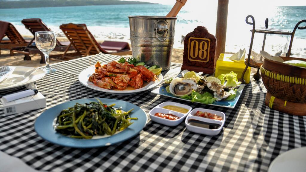 Bali - Seafood - Beach - Dining - Jimbaran