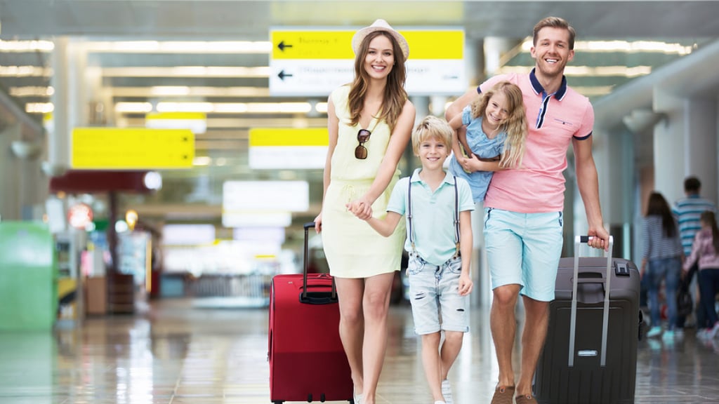 Family with Suitcases [HD]