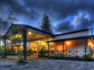 Paradise Hotel & Resort Accommodation