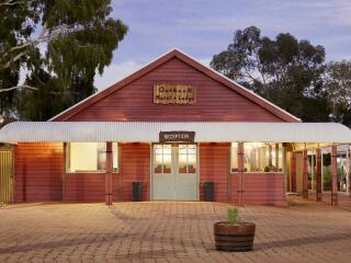 Voyages Outback Hotel and Lodge