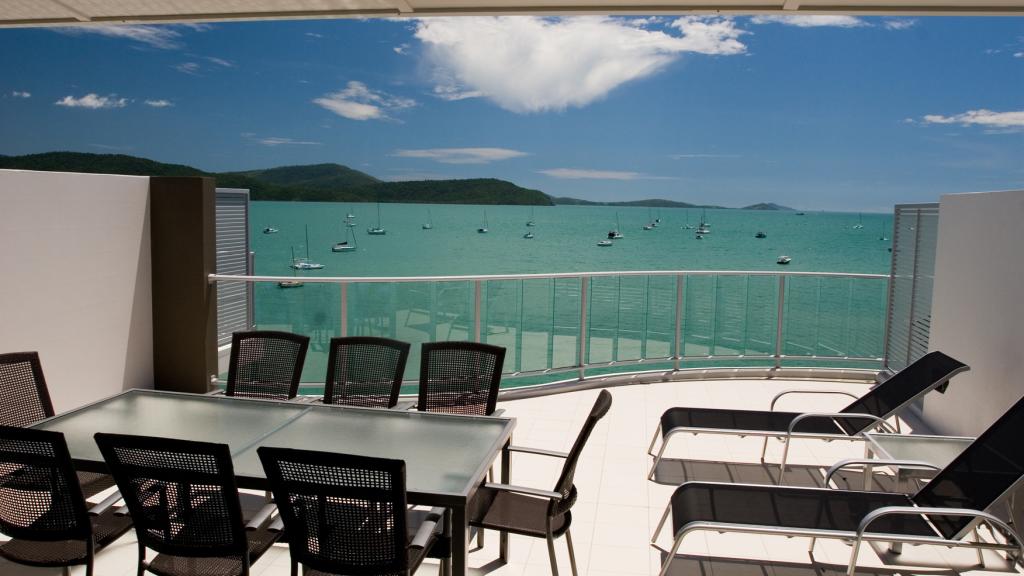 2 Bedroom 2 Level Water View Spa Penthouse