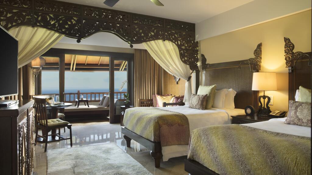 2 Bedroom Ocean View Suite