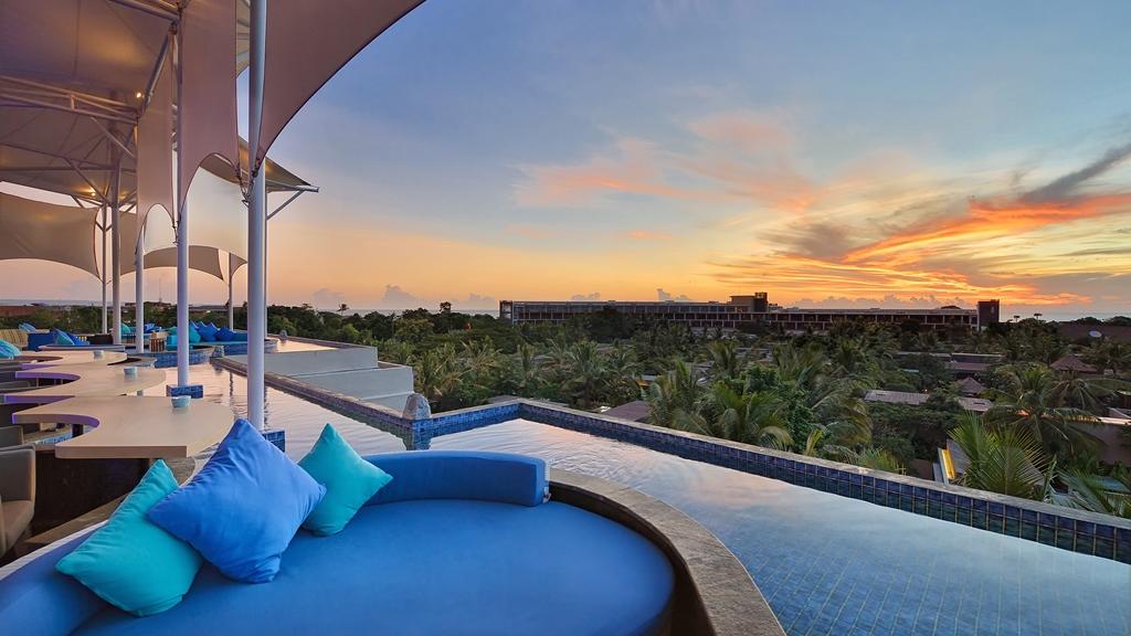 BLU Sky Lounge