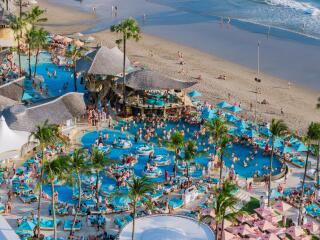 FINNS Beach Club