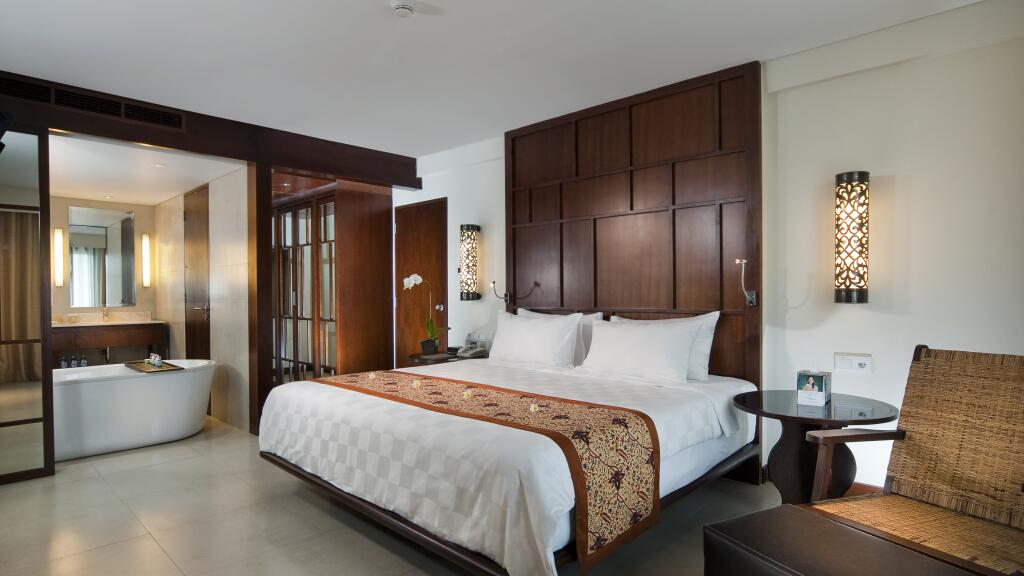 1 Bedroom Balcony Suite