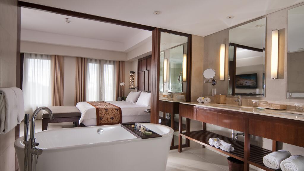 2 Bedroom Balcony Suite