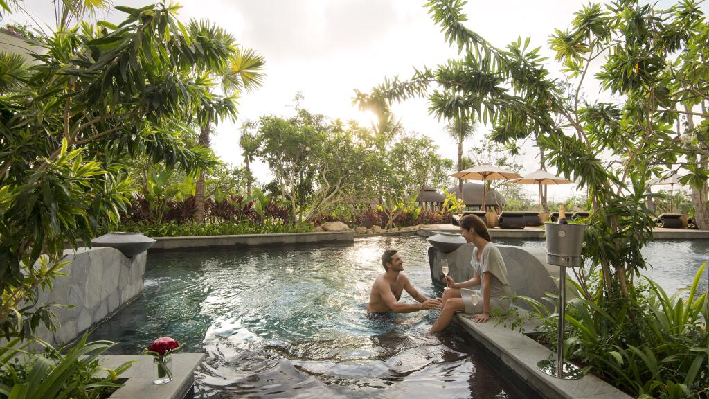 Pool Access Room
