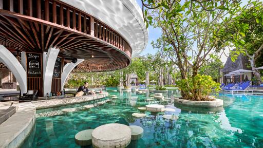 Loh Pool Bar