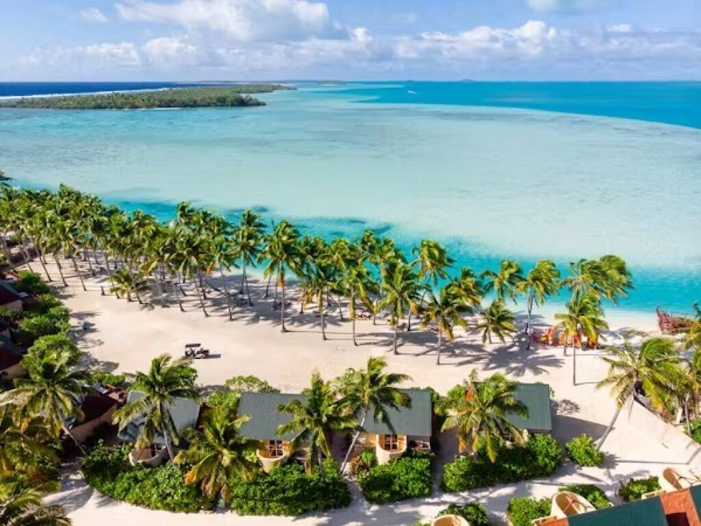 2 Island Luxury Escape: Save up to $5584