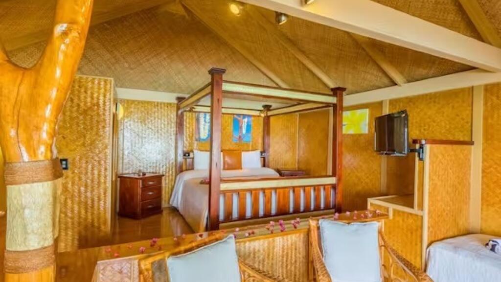 Deluxe Beachfront Bungalow