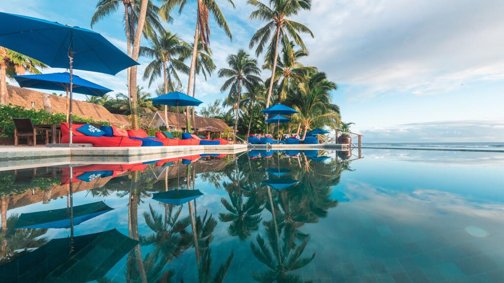 Beachside Infinity Swimming Pool