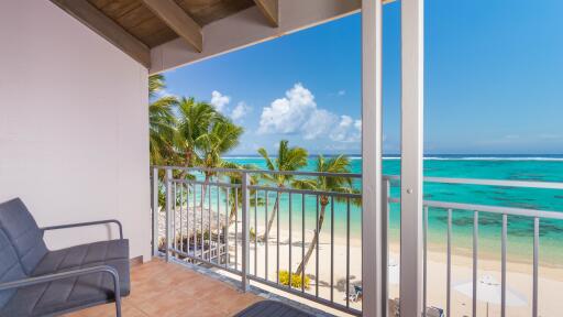 Deluxe Beachfront Studio