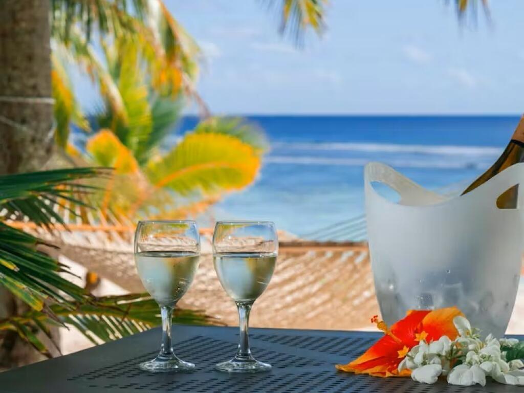 Beach Sunsets: Free Night + NZ$90 Credit + Bonuses