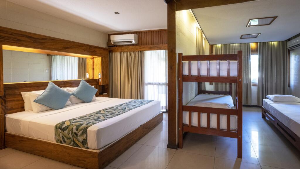 Deluxe Family Room