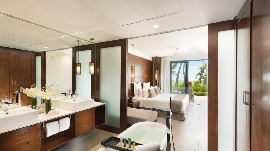 1 Bedroom Deluxe Beachfront