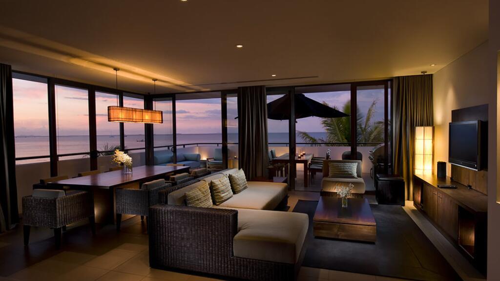 3 Bedroom Penthouse Beachfront