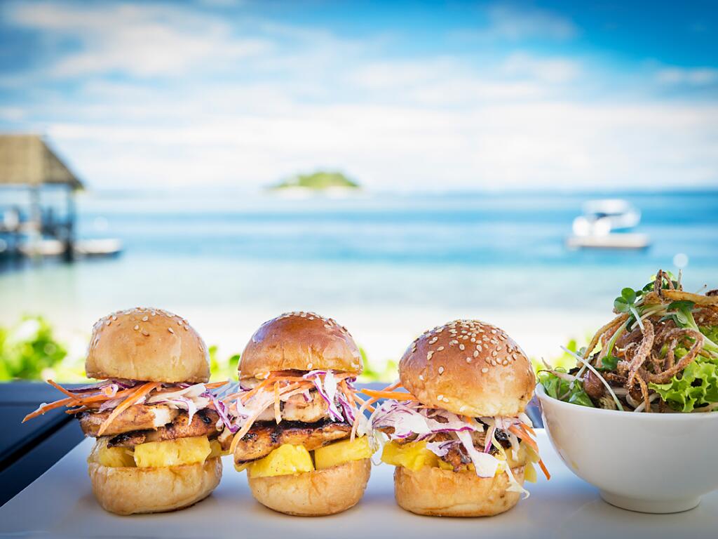 Beach Bar - Dining