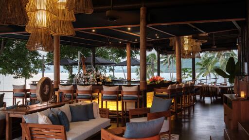 Bayan Bar & Restaurant