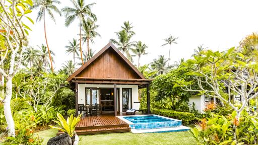 Beachfront Plunge Pool Bure
