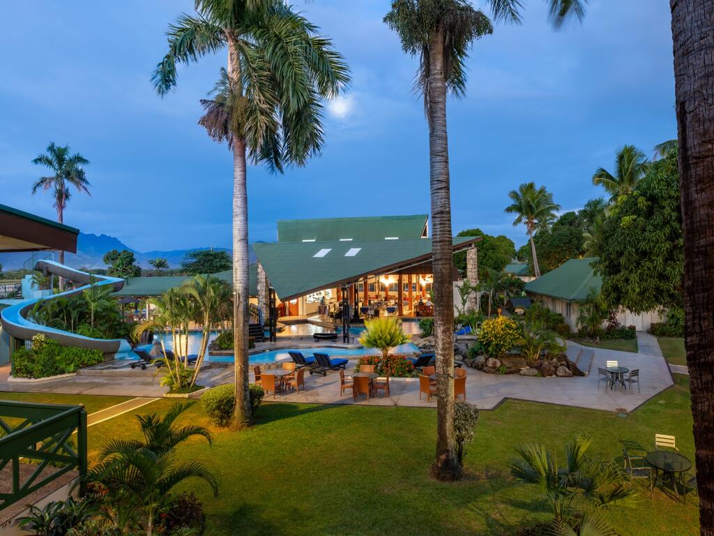 Pool & Restaurant