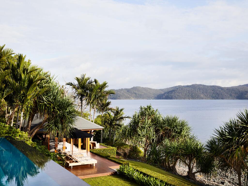 Qualia Luxury + Snorkel Tour