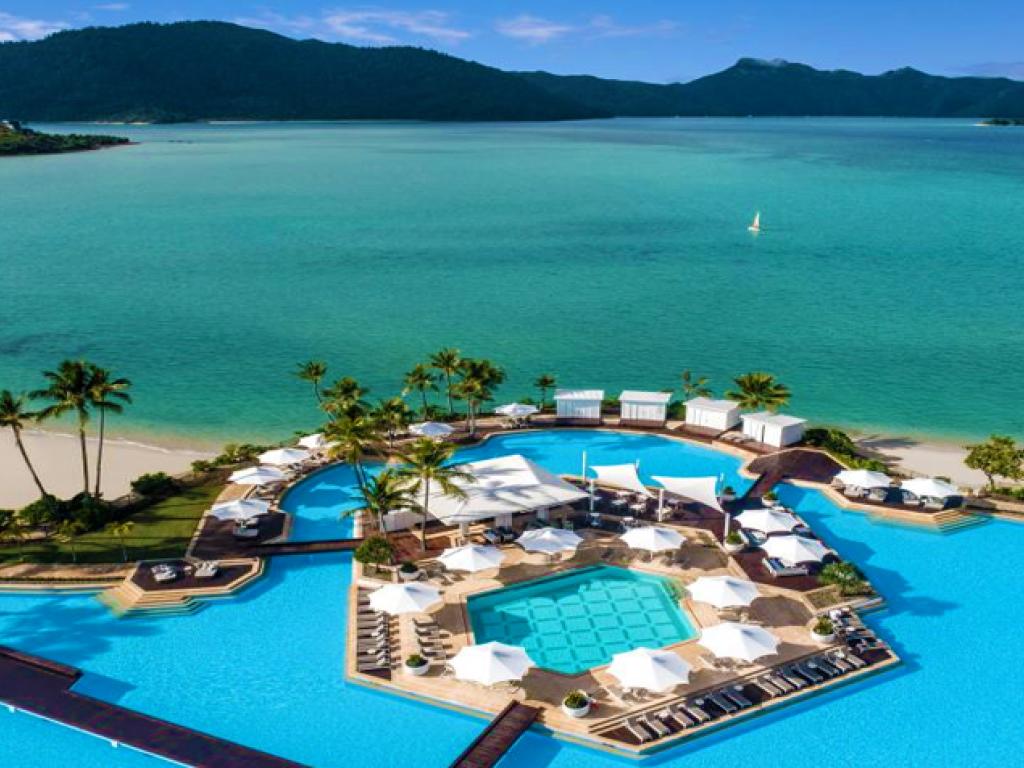 Luxe Whitsundays: Bonus Credit + Wine