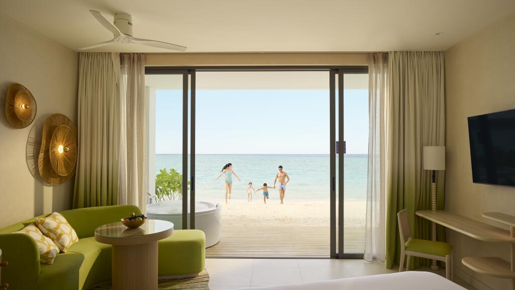 4 Bedroom Mirage Beach House with Patio