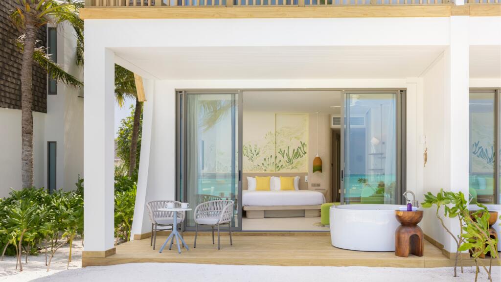 Mirage Beachfront Room with Jacuzzi