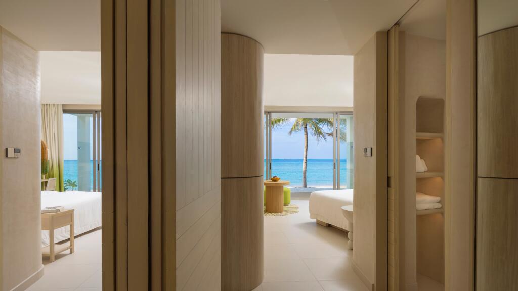 Mirage Beachfront Room with Jacuzzi