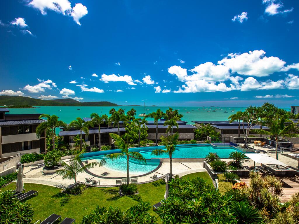 Luxury Airlie Beach Getaway