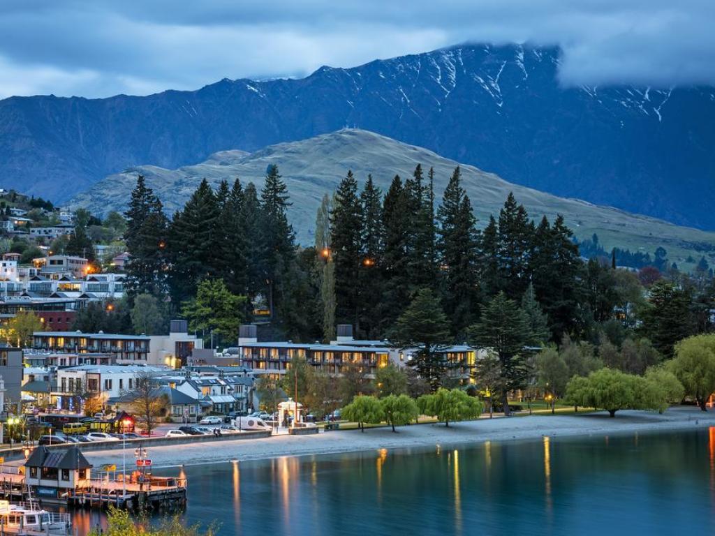 Lakeside Queenstown NZ Ski Escape