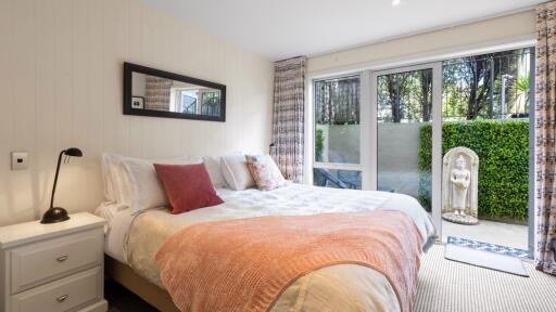 Queen Guest Room