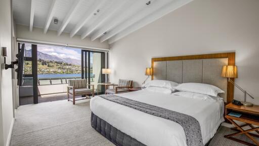 3 Bedroom Lake View Apartment