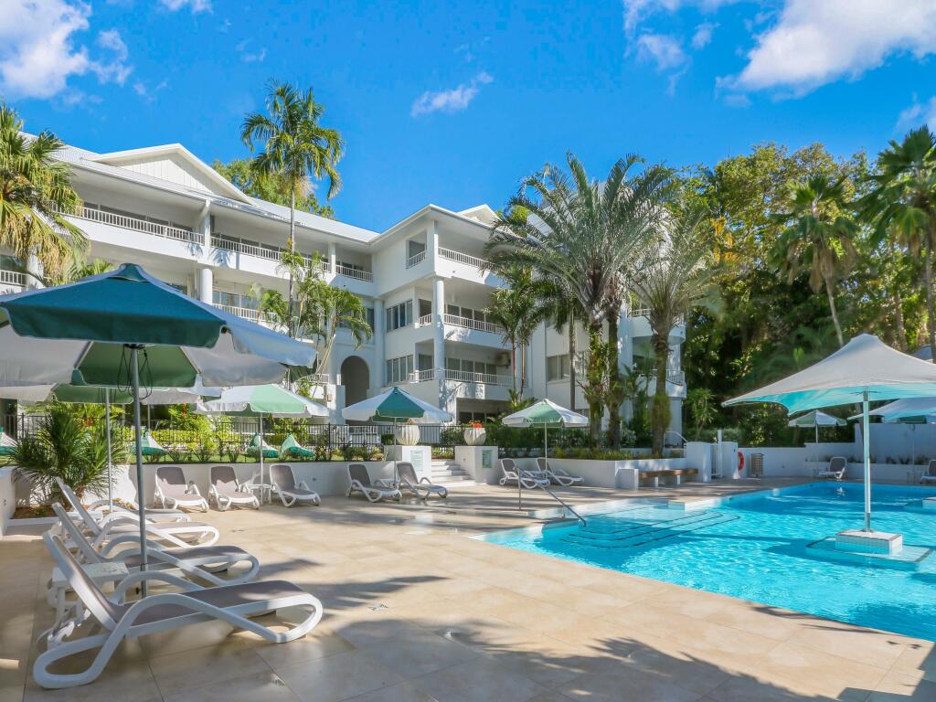 Palm Cove Beachfront Luxury: Save 15%