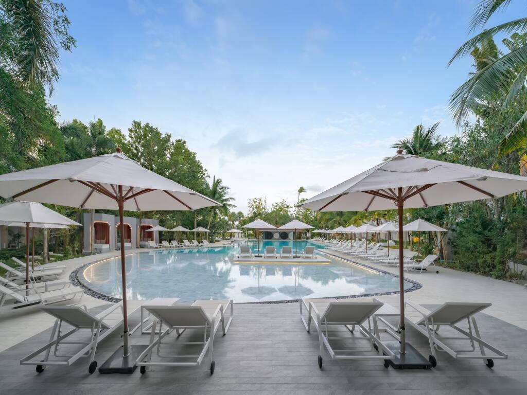 Phuket Paradise: Save up to 40% + Nightly Drink