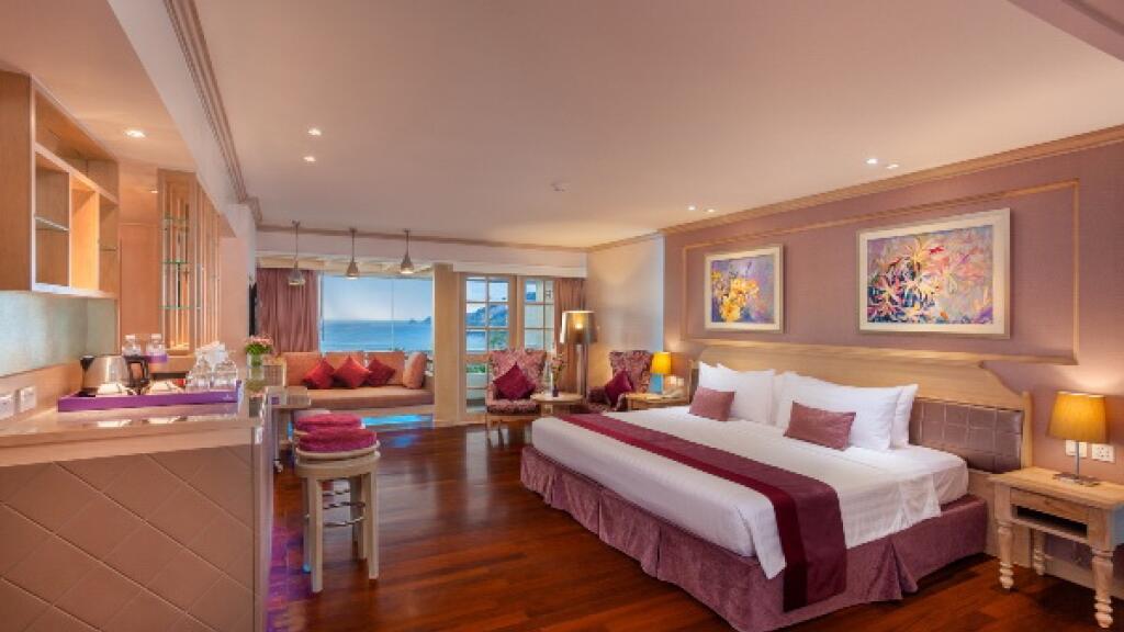 Diamond Jacuzzi Suite