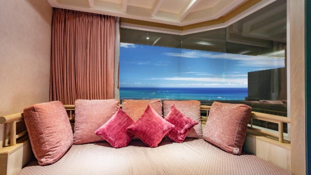 Diamond Jacuzzi Suite