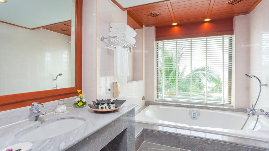 Grand Jacuzzi Suite