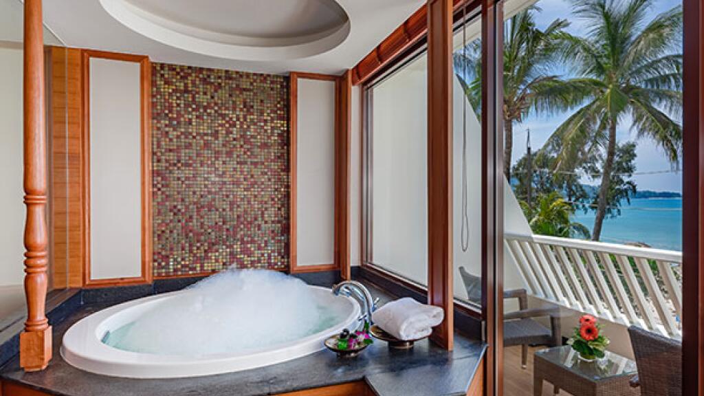 Ocean Jacuzzi Suite