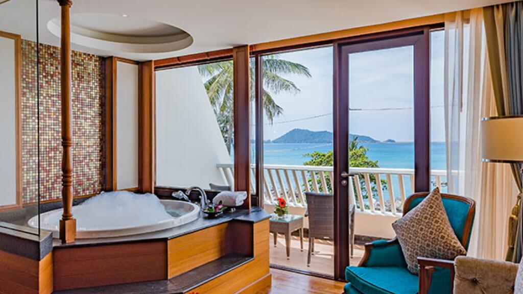 Ocean Jacuzzi Suite