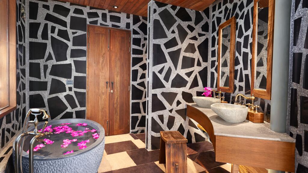 1 Bedroom Tree Pool House