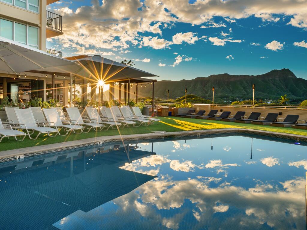 Aloha Vibes: Free Night + 50% Off Resort Fees