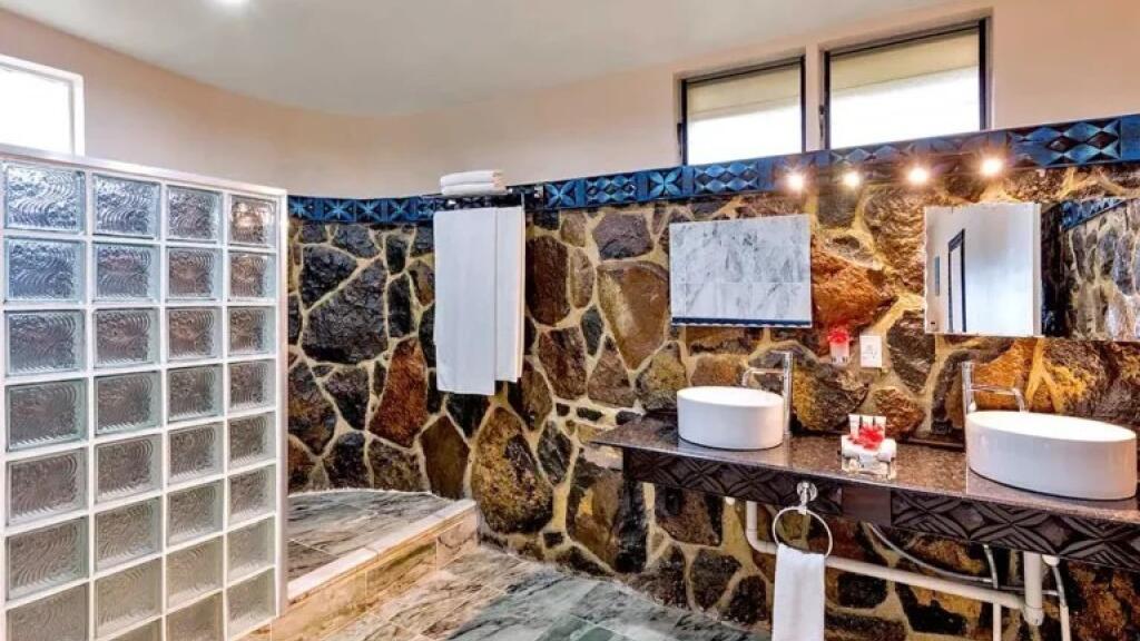 Beachfront Suite