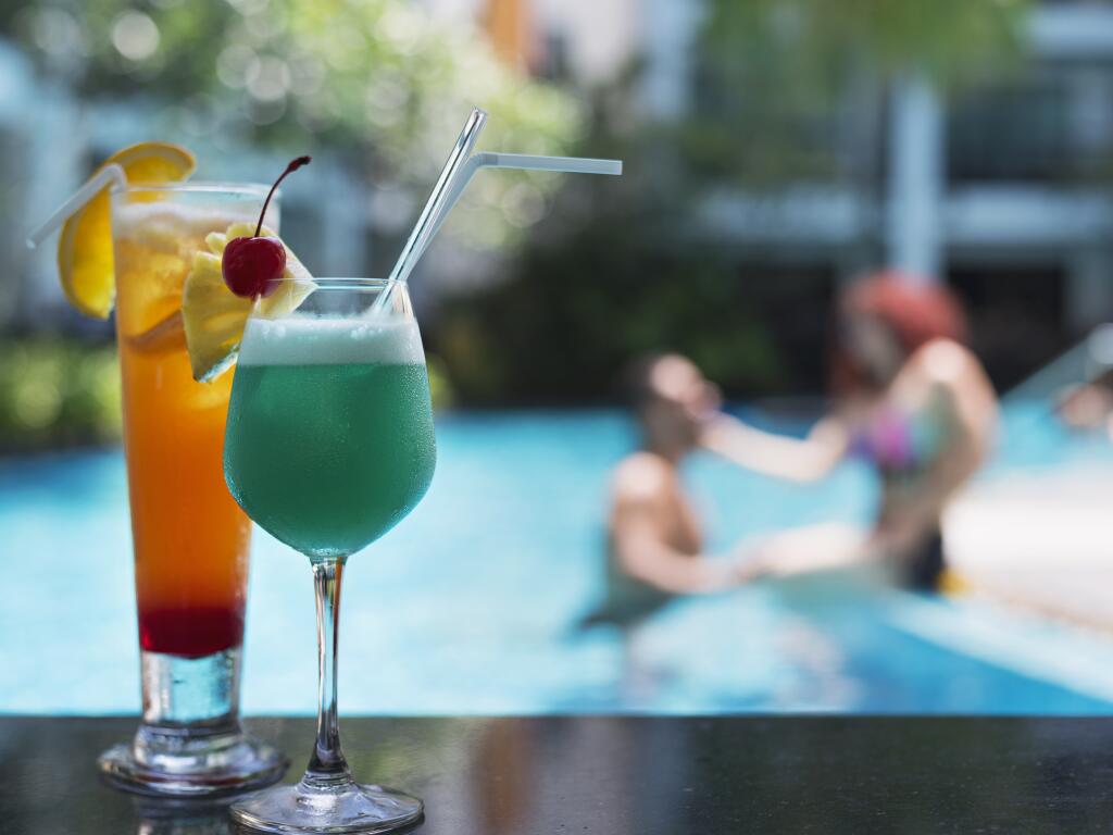Cocos Pool Bar