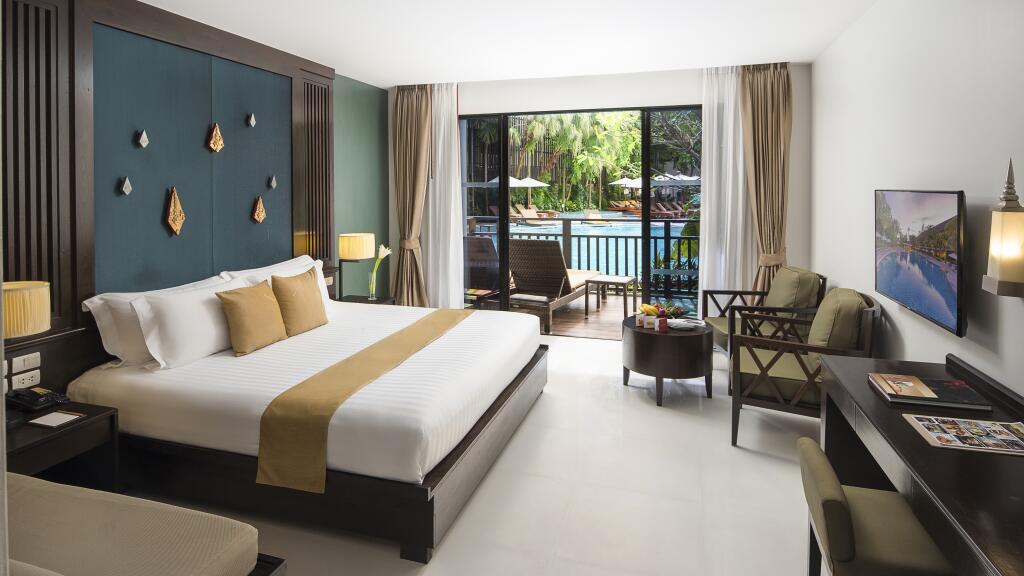 Deluxe Pool Access Room